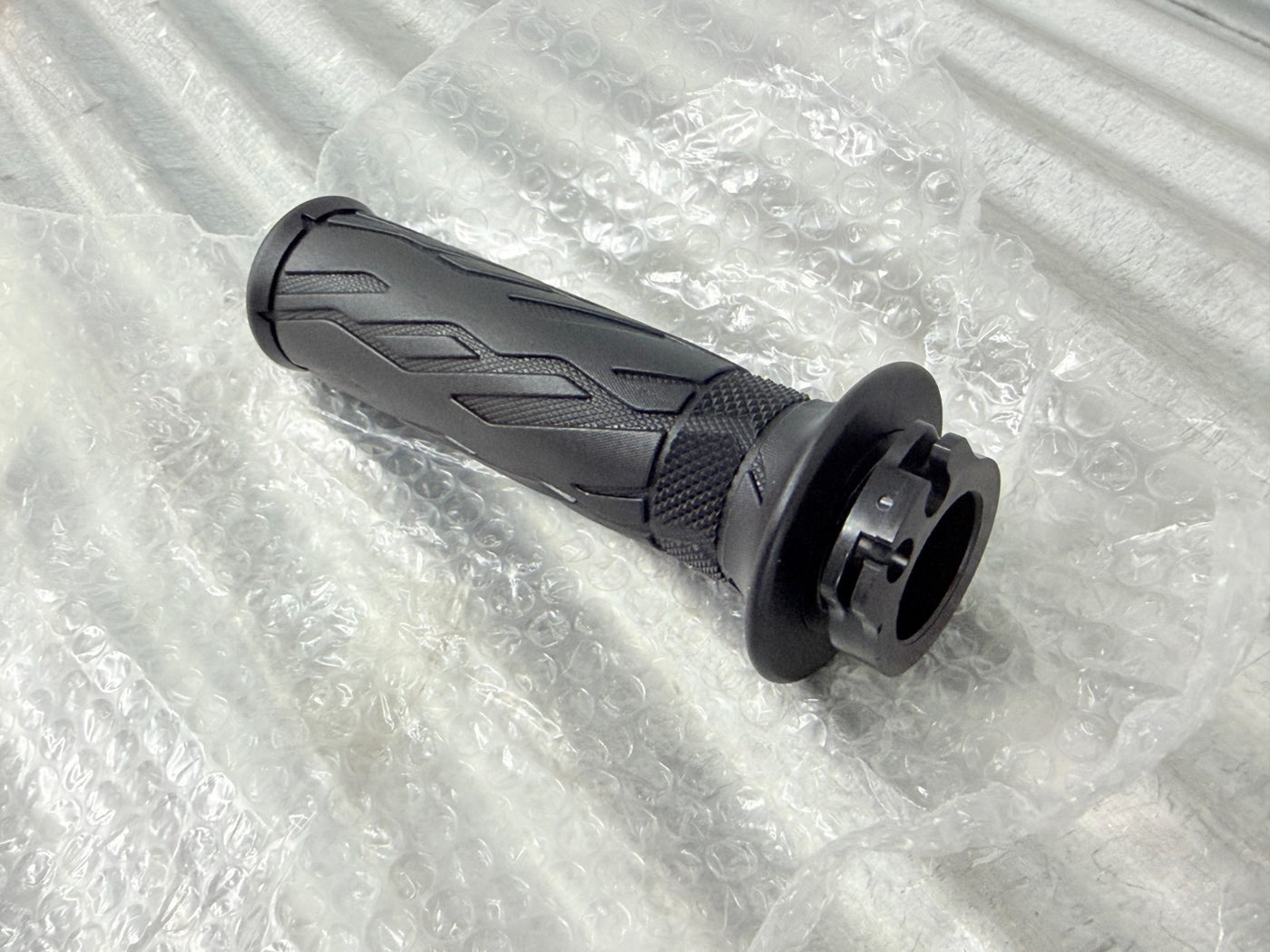 New OEM Suzuki GSXR600 GSXR750 GSXR1000 Hayabusa RH Throttle Grip 57110-21H01