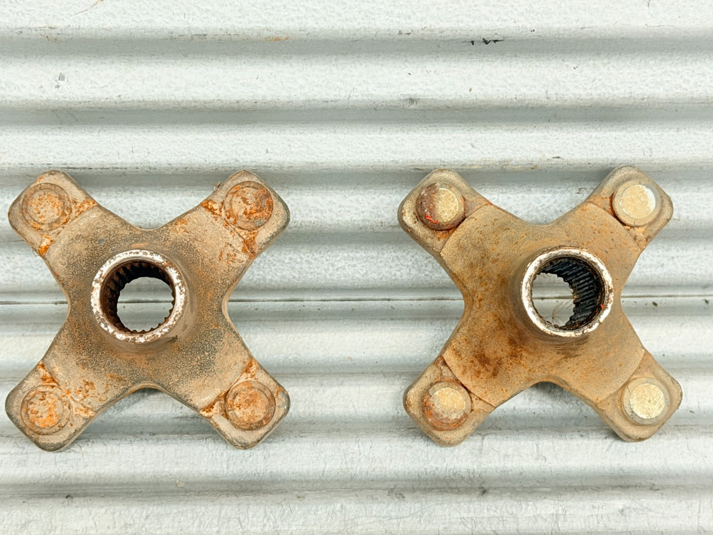 99-04 Honda TRX400EX OEM Rear Wheel Hubs Pair w/ Studs 42410-HN6-000