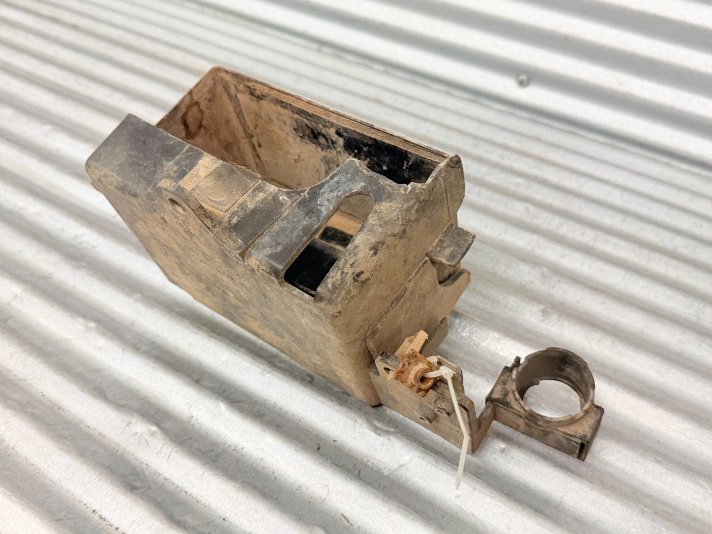 99-07 Honda TRX400EX OEM Battery Box Holder Bracket 50325-HN1-A10