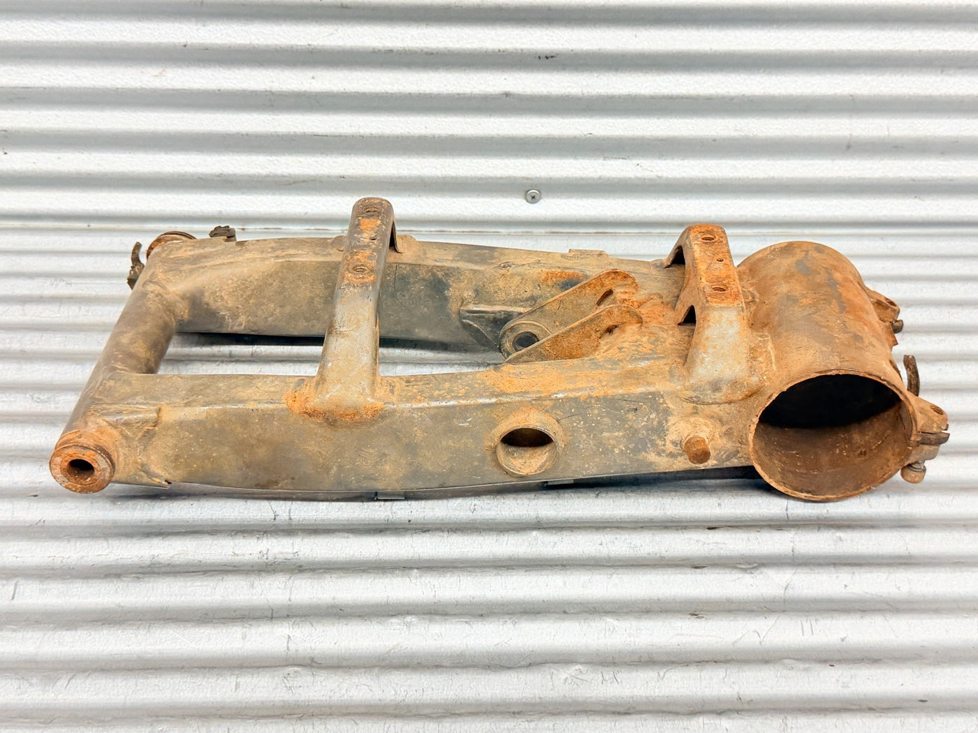 87-04 Honda TRX250X TRX300EX OEM Rear Swingarm Swing Arm 52100-HC0-680