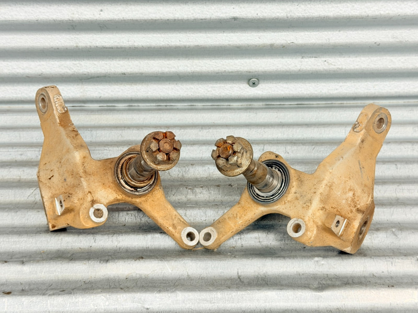 99-04 Honda TRX400EX Front Spindles Knuckles Left & Right Sportrax 400 2x4
