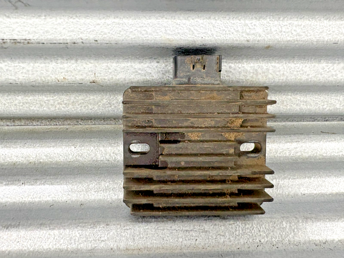 2010 Kawasaki Teryx 750 KRF750 4x4 Regulator Rectifier OEM 21066-0030