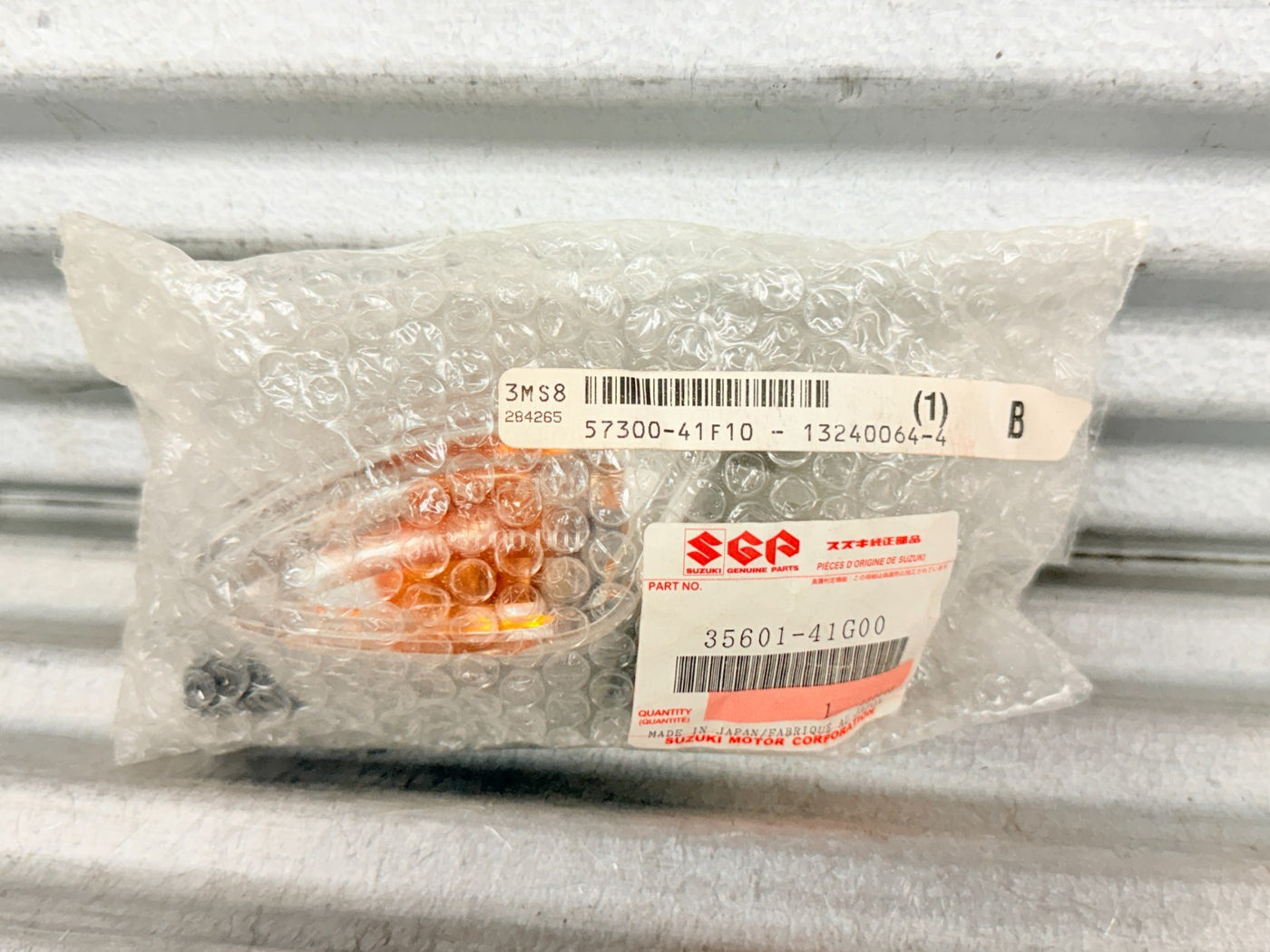 New OEM Suzuki GSXR600 GSXR750 GSXR1000 Front RH Turn Signal 35601-41G00