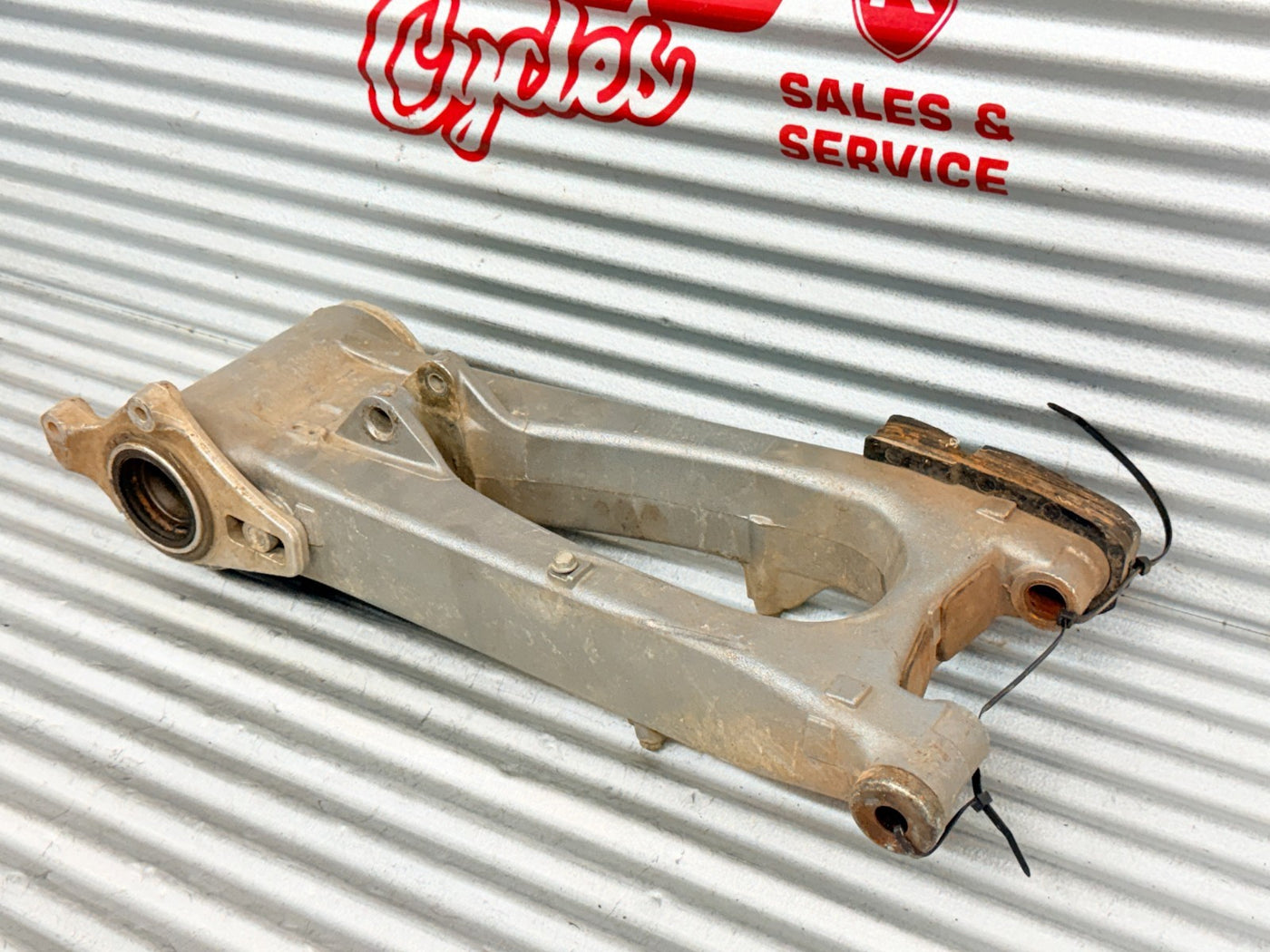 99-04 Honda TRX400EX 400EX OEM Rear Swingarm Swing Arm Axle Bearing Carrier Assy