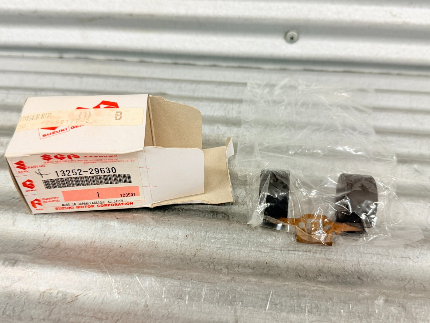 New OEM Suzuki RM80 TS185 TS250 Carburetor Float 13252-29630