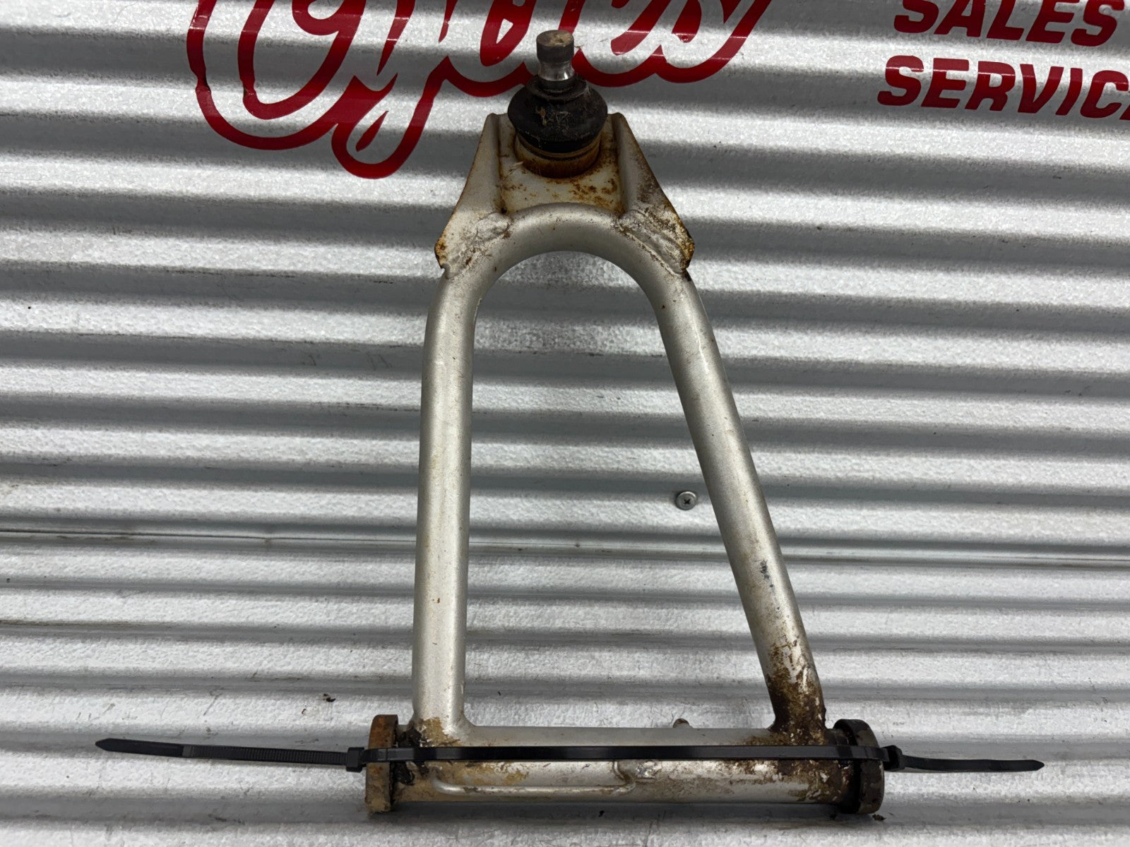 2000 Yamaha Blaster YFS200 Front Left Upper A-Arm OEM 2XJ-23540-01-35