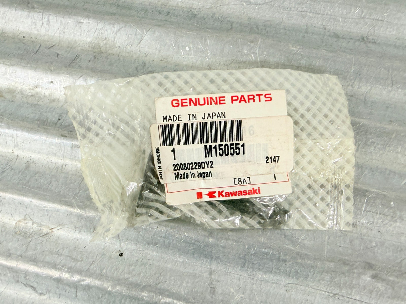 New OEM Kawasaki John Deere Intake Valve M150551 12004-2116 FD590V FD611V