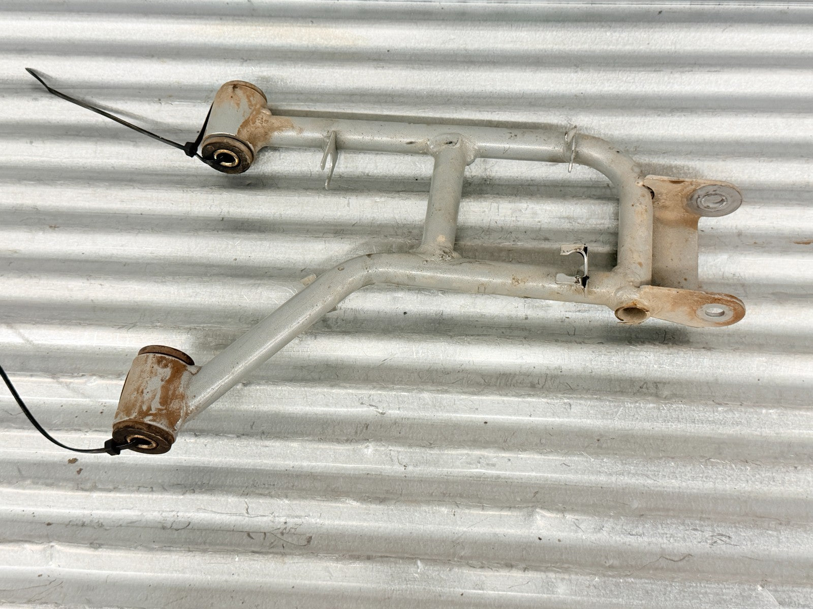 2005 Arctic Cat 500 4x4 ATV Right Rear Upper A Arm Control Arm OEM 0504-318