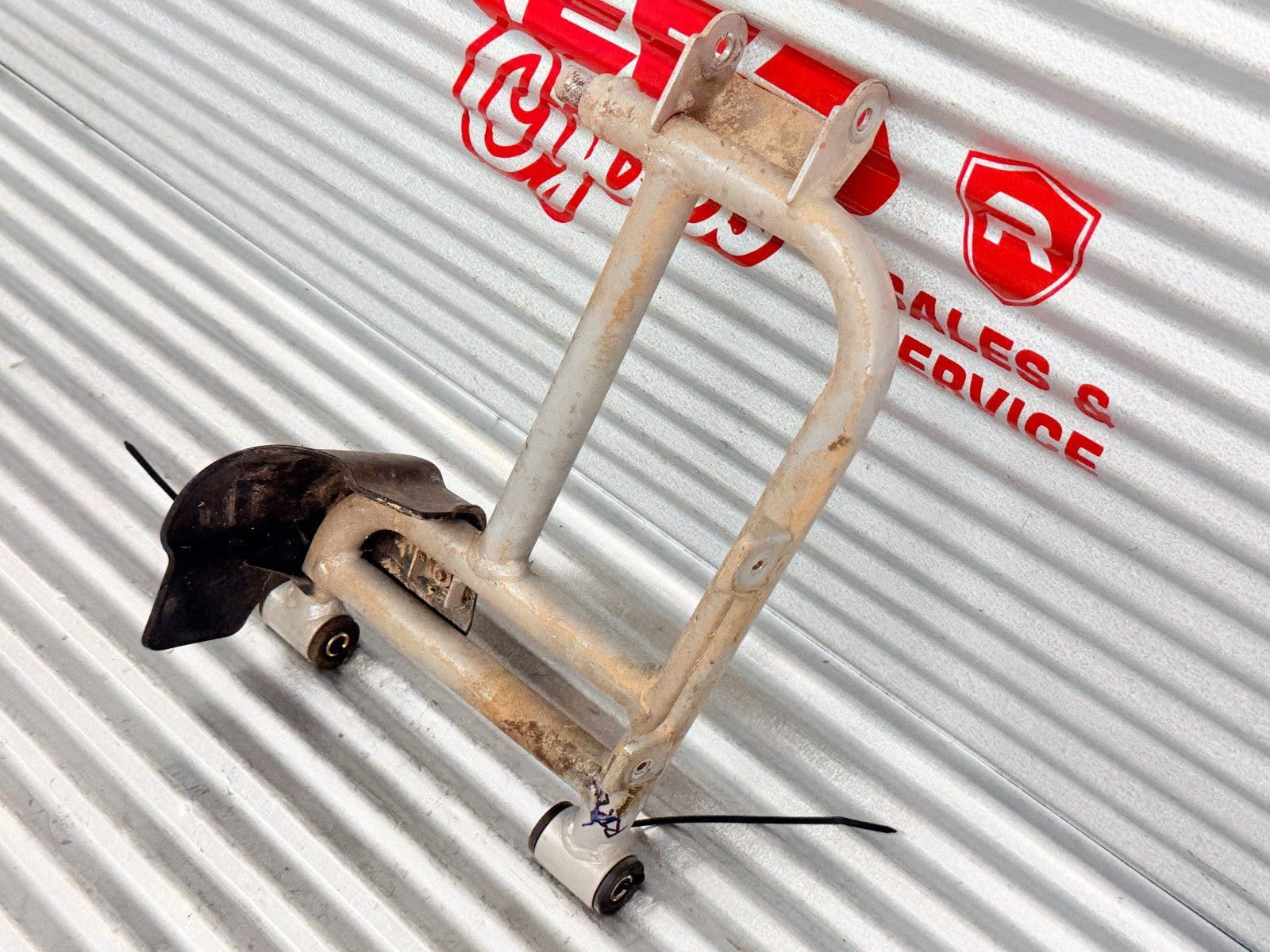 2005 Arctic Cat 500 4x4 ATV Right Rear Lower A Arm Control Arm OEM 0504-438