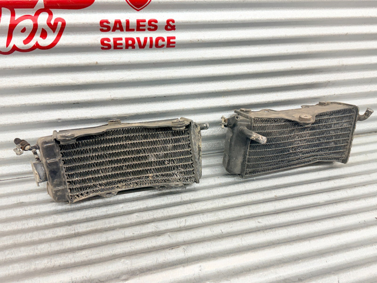 1985 Honda CR125R CR250R OEM Radiator Pair 19010-KA3-830 19015-KA3-830