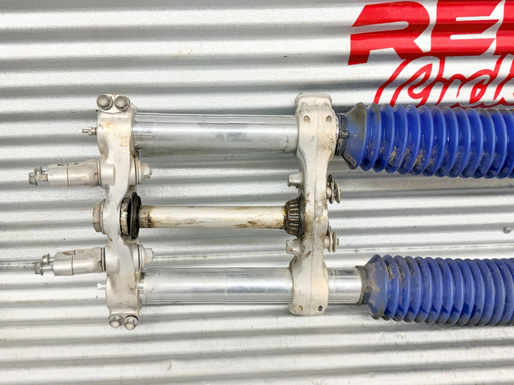 1985 Honda CR250R CR250 OEM Showa Front Forks Triple Tree Axle 51400-KA4-831