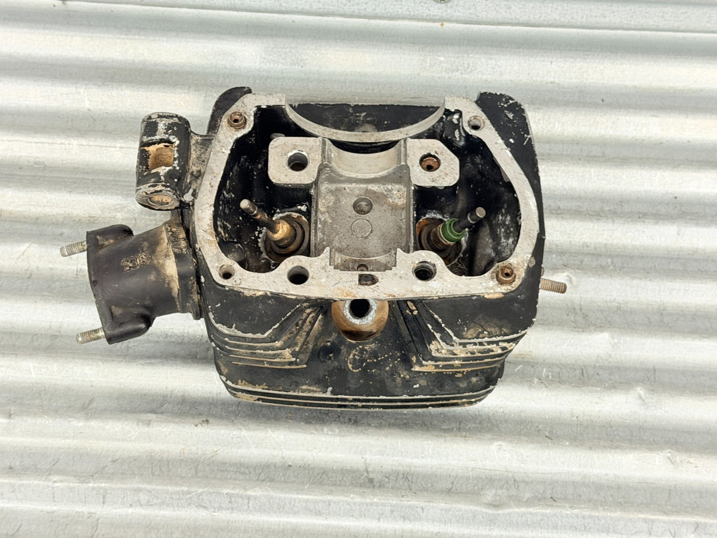 81-83 Honda XR200R 83-84 XL200R OEM Cylinder Head Cover 12000-KA2-000