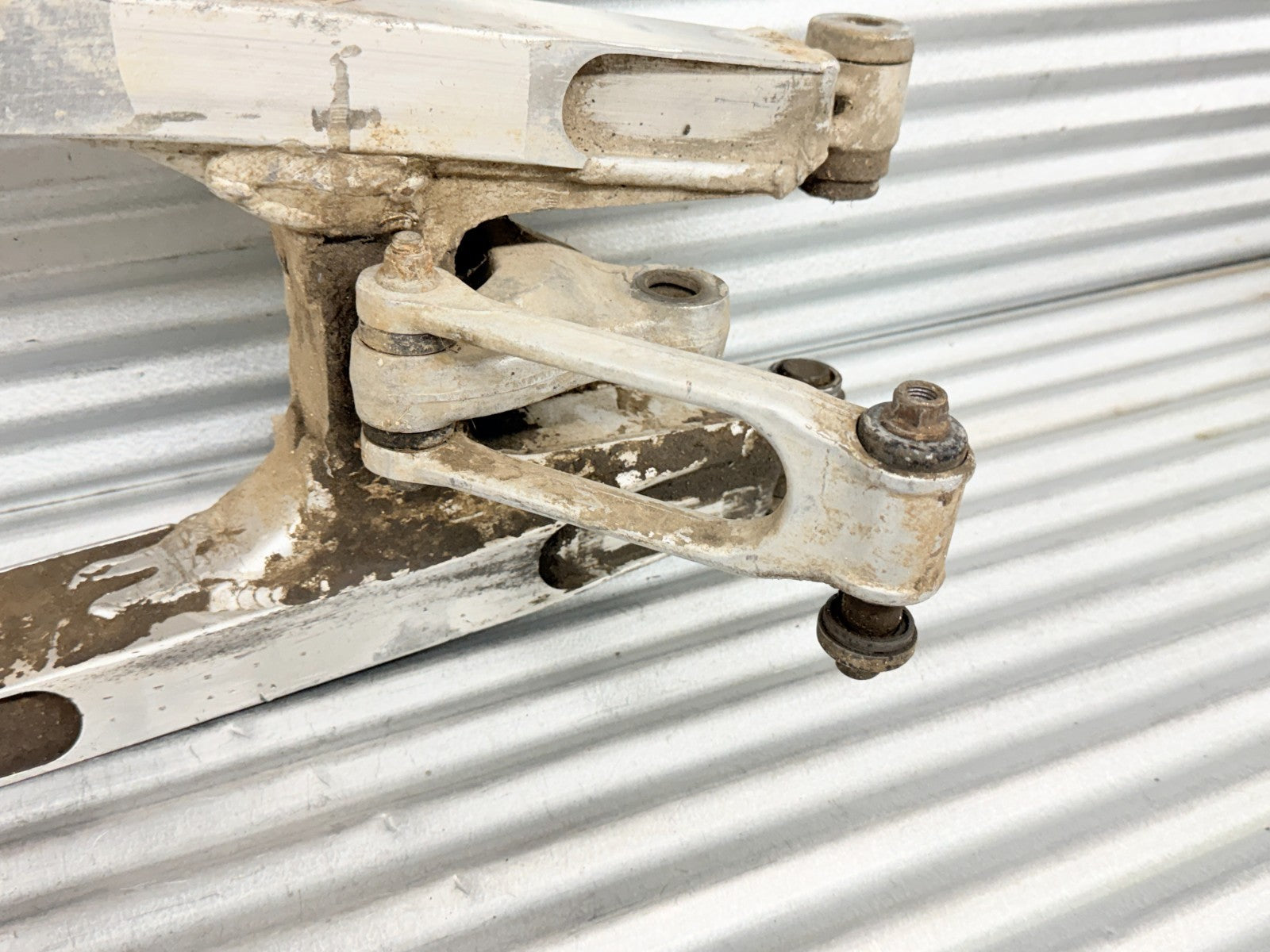 1985 Honda CR125R CR250R OEM Rear Swingarm Swing Arm Linkage 52000-KA3-831