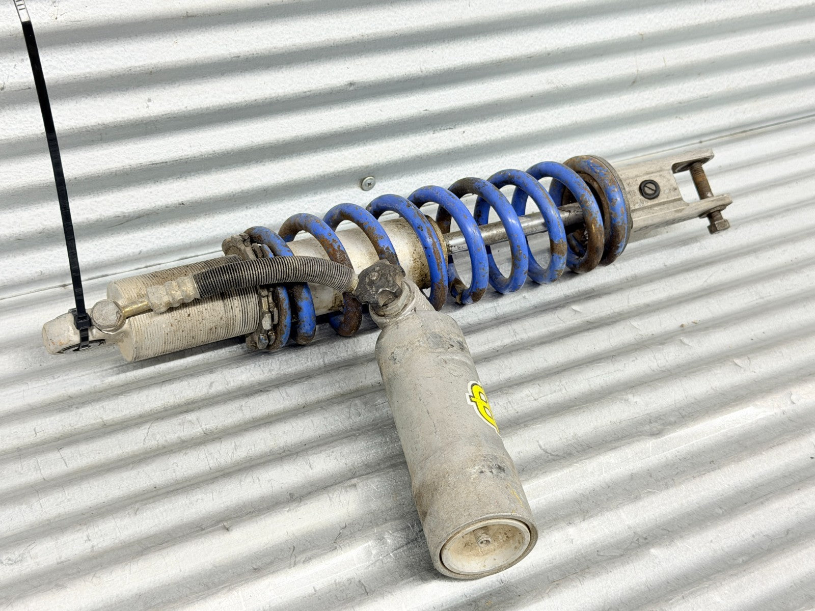 85-86 Honda CR250R CR250 OEM Showa Rear Shock Absorber Suspension 52400-KS7-672