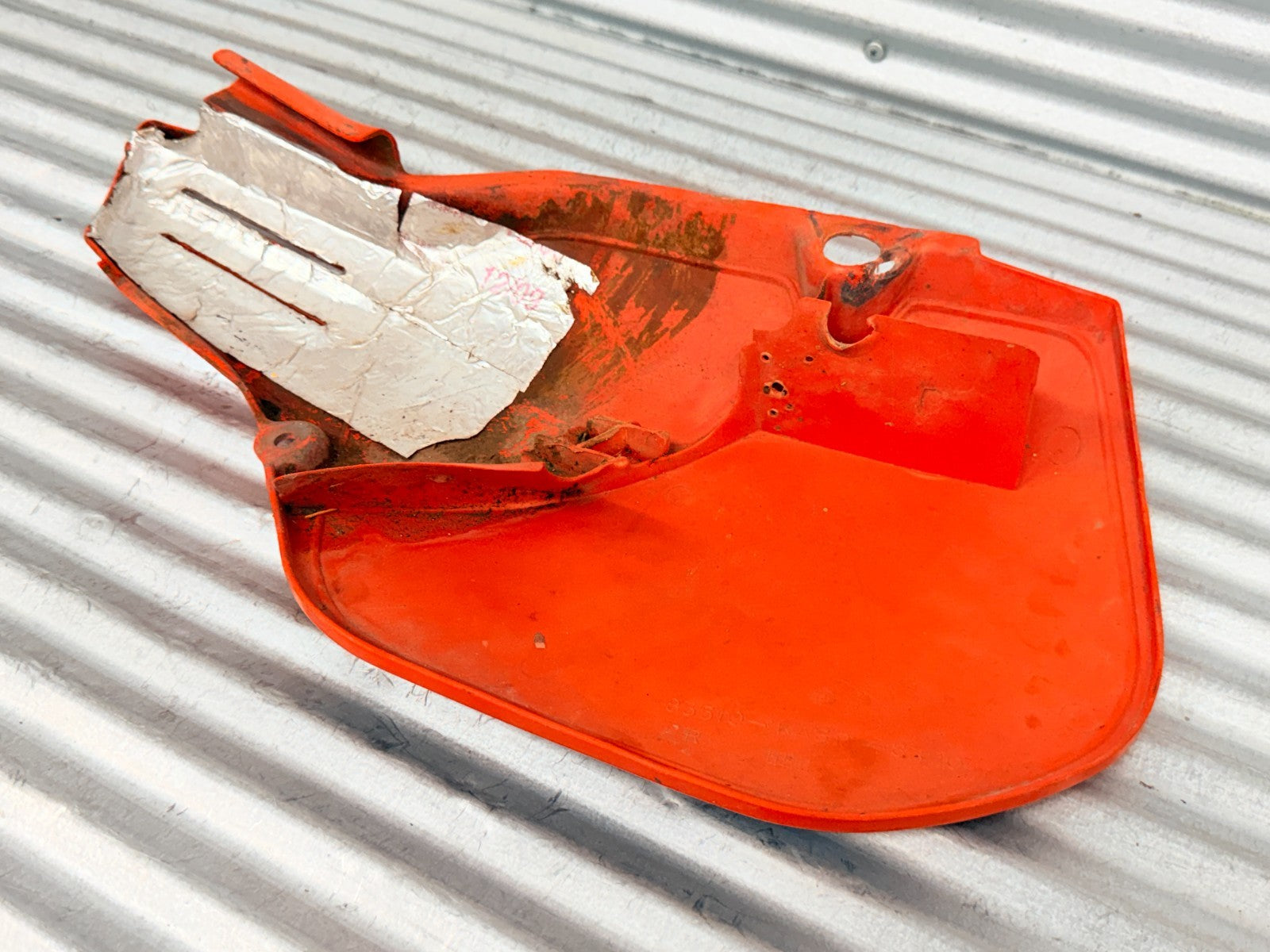1985 Honda CR250R CR250 OEM Right Side Panel Number Plate 83510-KA3P-8320