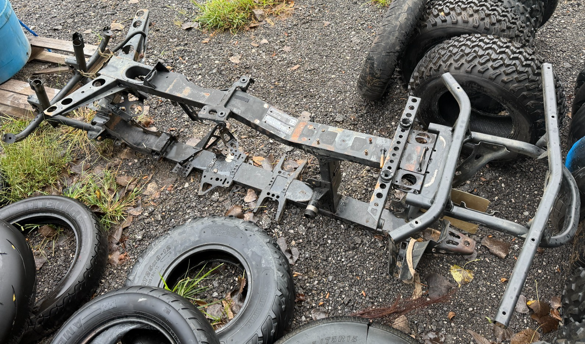 2006-2007 Can-Am Outlander 500 650 800 XT OEM Main Frame Chassis 705200823