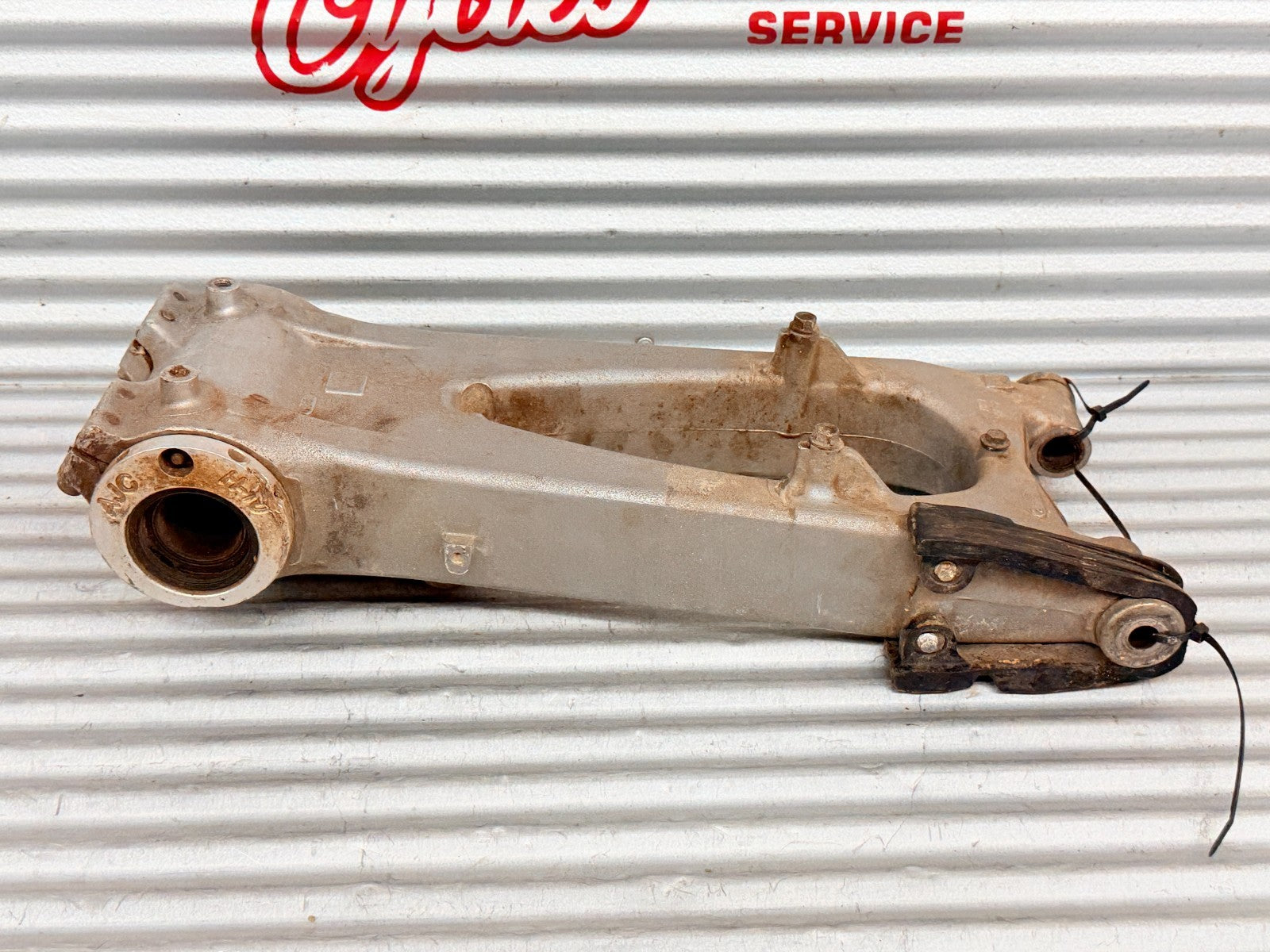 99-04 Honda TRX400EX 400EX OEM Rear Swingarm Swing Arm Axle Bearing Carrier Assy