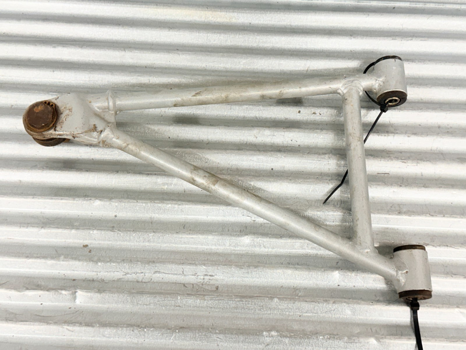 2005 Arctic Cat 500 4x4 ATV Right Front Lower A Arm Control Arm OEM 0503-220
