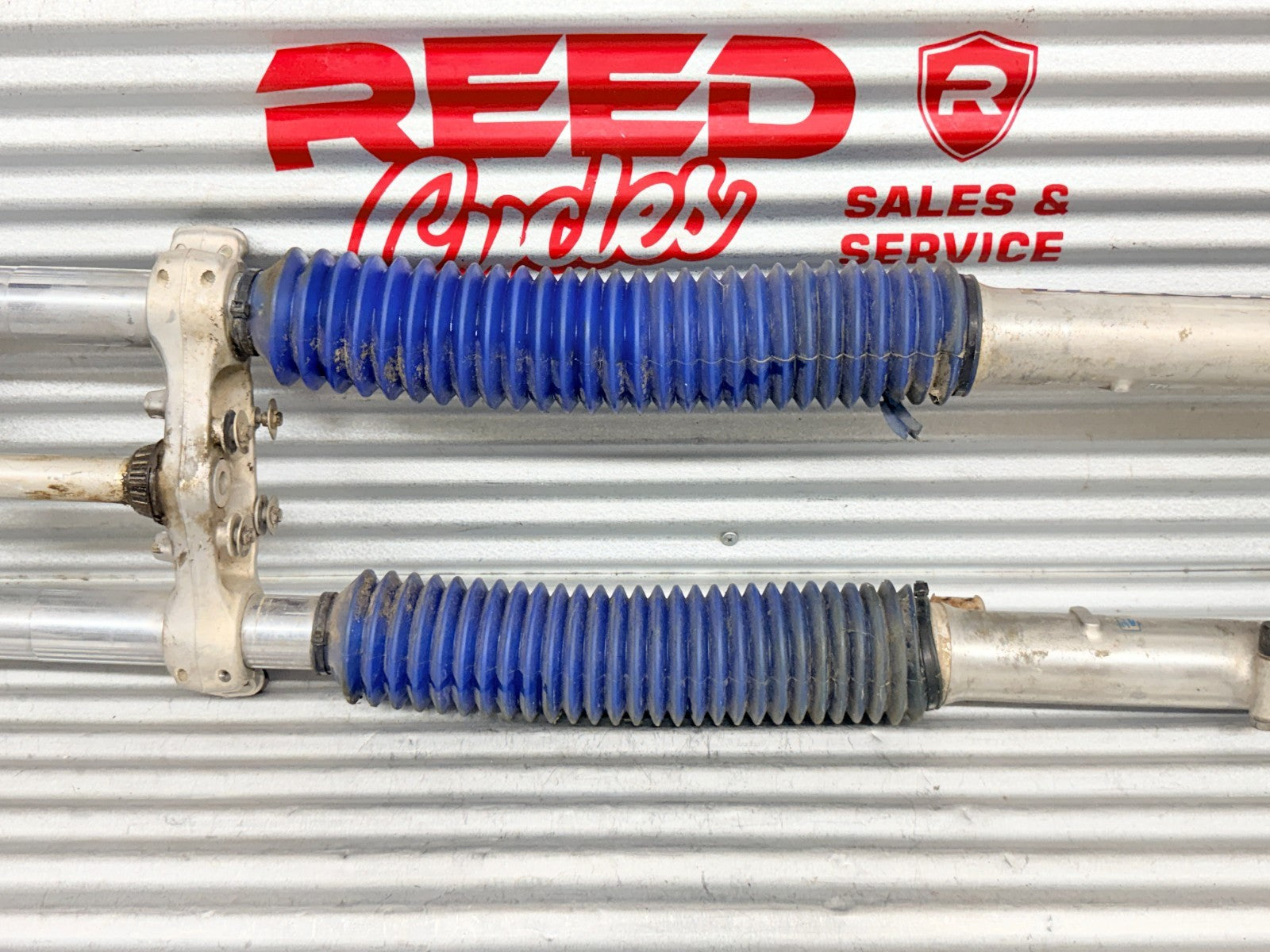 1985 Honda CR250R CR250 OEM Showa Front Forks Triple Tree Axle 51400-KA4-831
