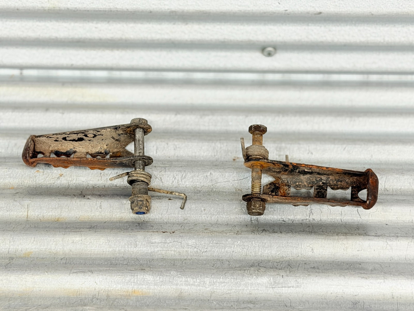 1985 Husqvarna WR250 CR250 XC250 OEM Left Right Foot Peg Set 1514051-01