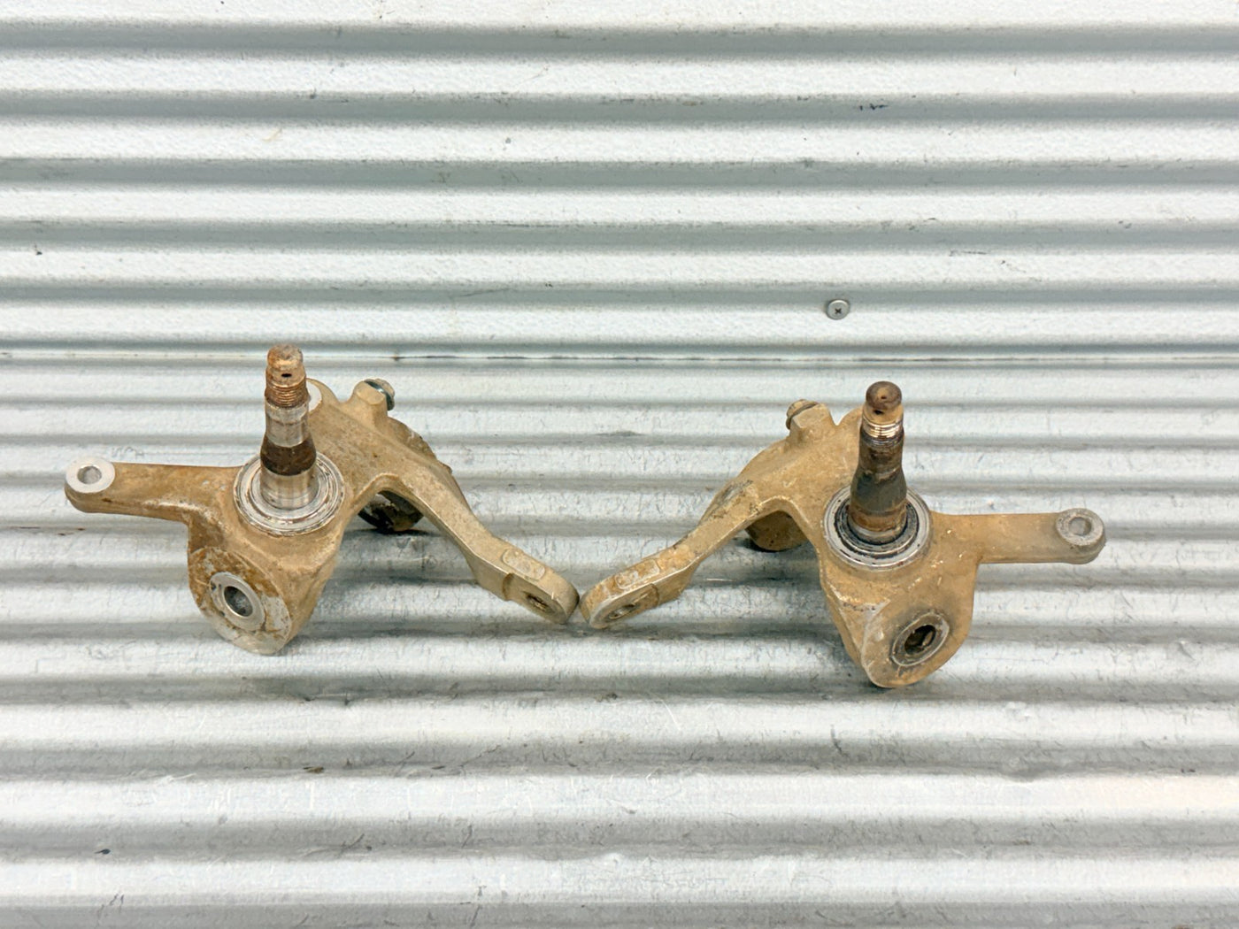 99-04 Honda TRX400EX Front Spindles Knuckles Left & Right Sportrax 400 2x4