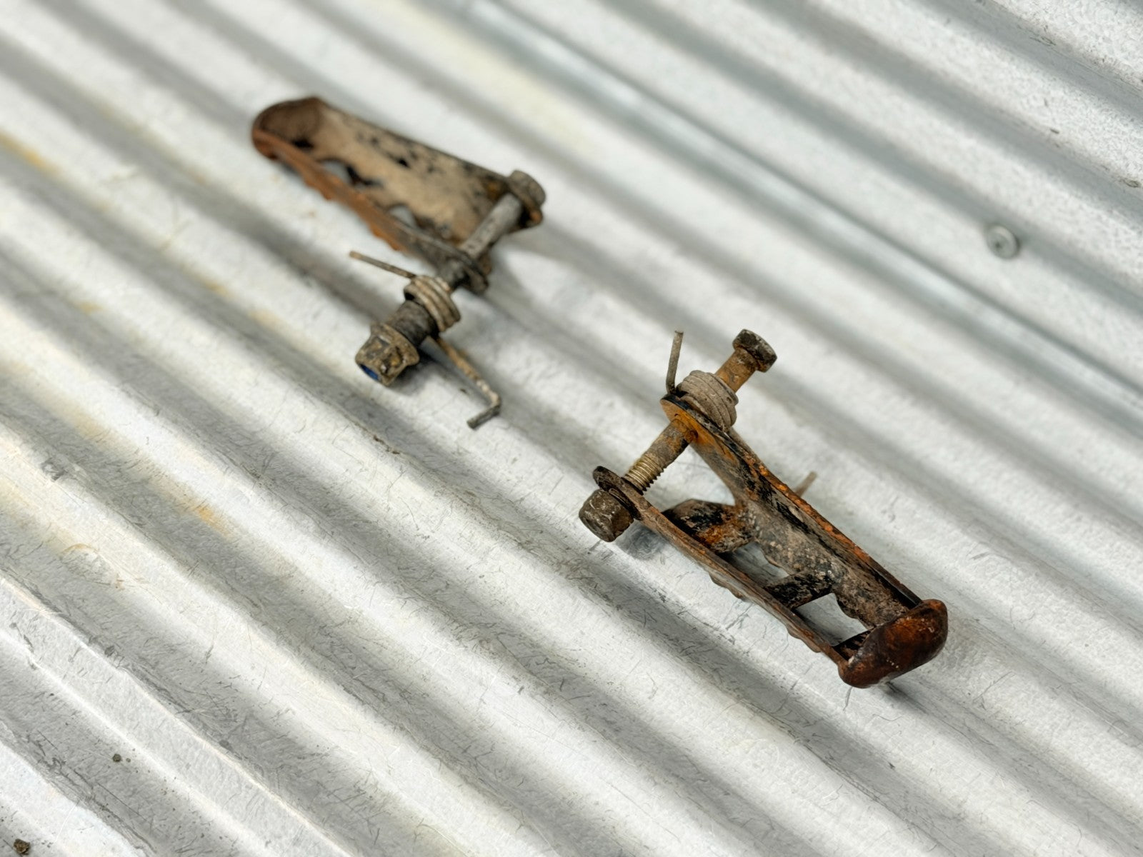 1984 Husqvarna CR WR XC Left Right Foot Peg Set Footpegs OEM 15 14 051-01