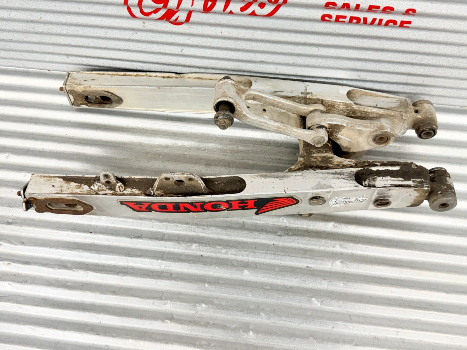 1985 Honda CR125R CR250R OEM Rear Swingarm Swing Arm Linkage 52000-KA3-831