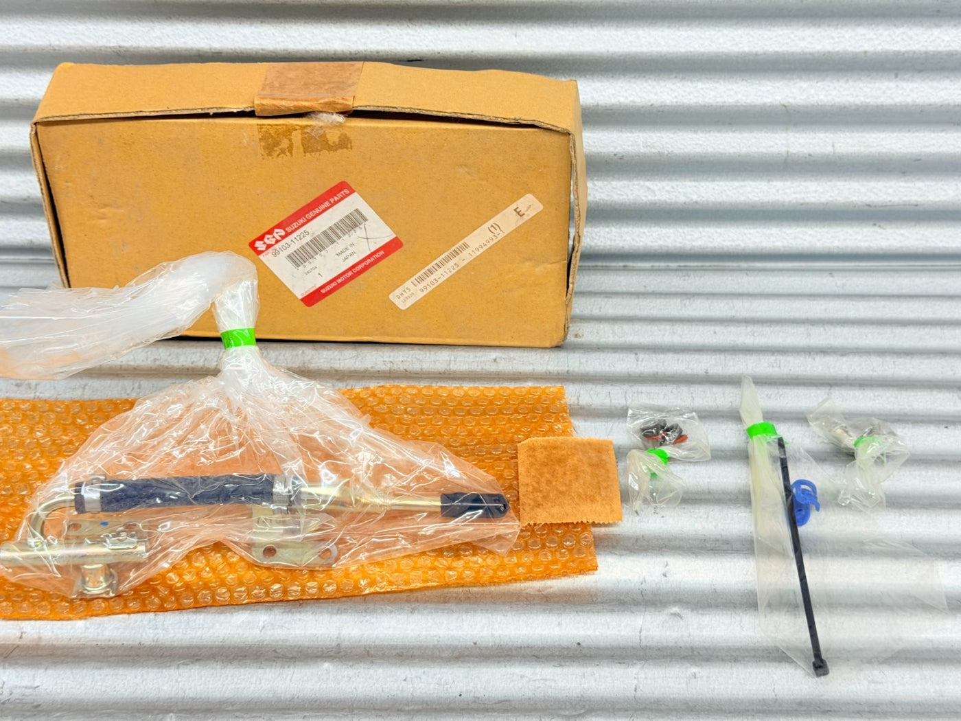 New OEM Suzuki M109R VZR1800 06-07 Fuel Delivery Pipe Kit 99103-11225