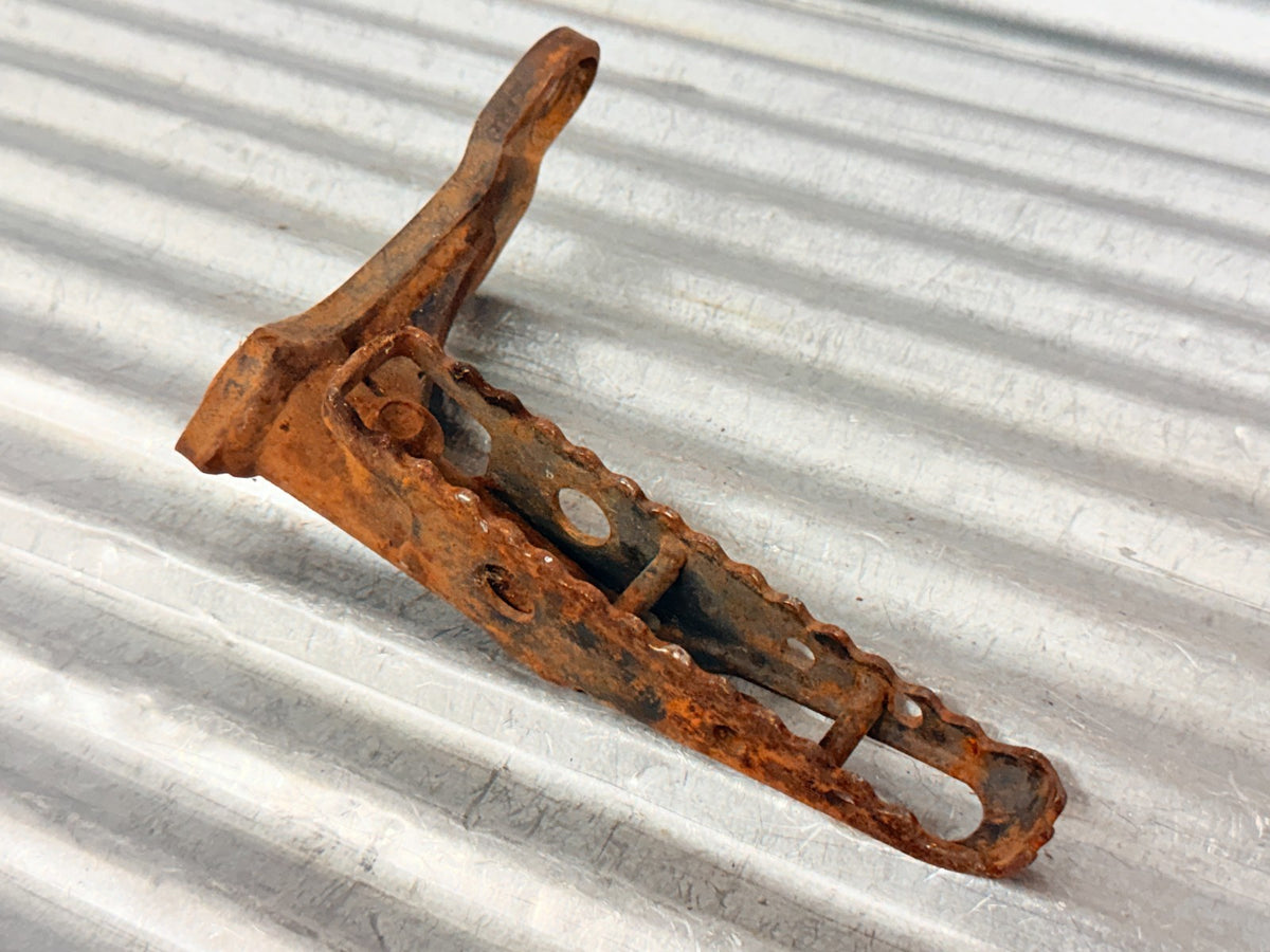 93-06 Honda TRX300EX Sportrax 300 91-92 TRX250X OEM Left Foot Peg 50620-HC0-670