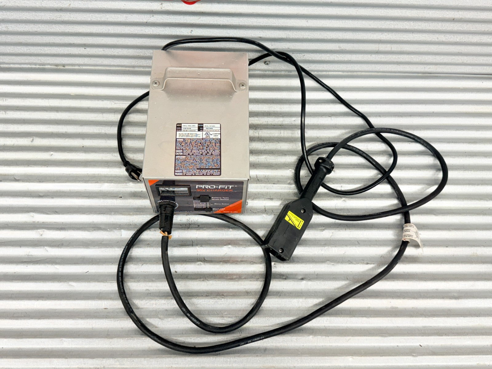 Pro-Fit 36V Golf Cart Battery Charger 18/16A Model 1-36018-04 Lead Acid
