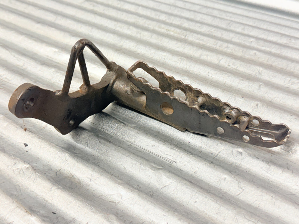 1993-2006 Honda TRX300EX 1991-92 TRX250X OEM RH Right Foot Peg 50610-HM3-000
