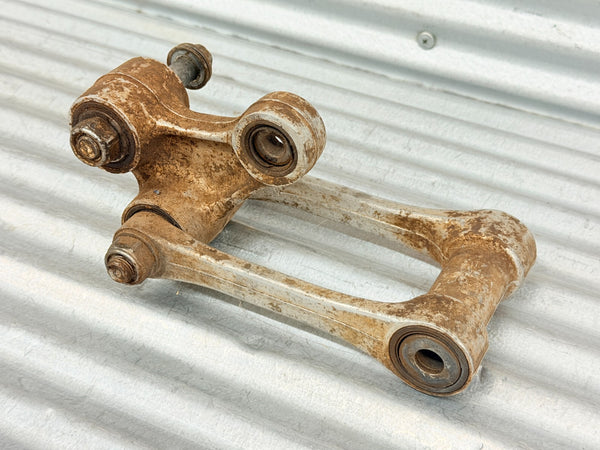 2002 Honda CRF450R CRF450 OEM Rear Shock Linkage Cushion Arm 52465-MEB-000