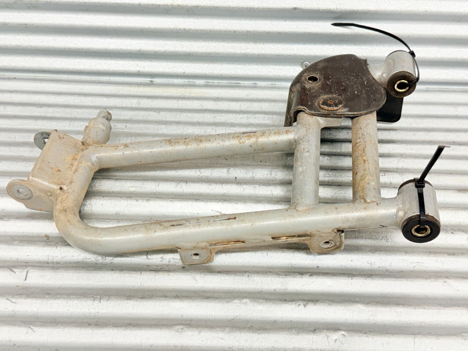 2005 Arctic Cat 500 4x4 ATV Right Rear Lower A Arm Control Arm OEM 0504-438
