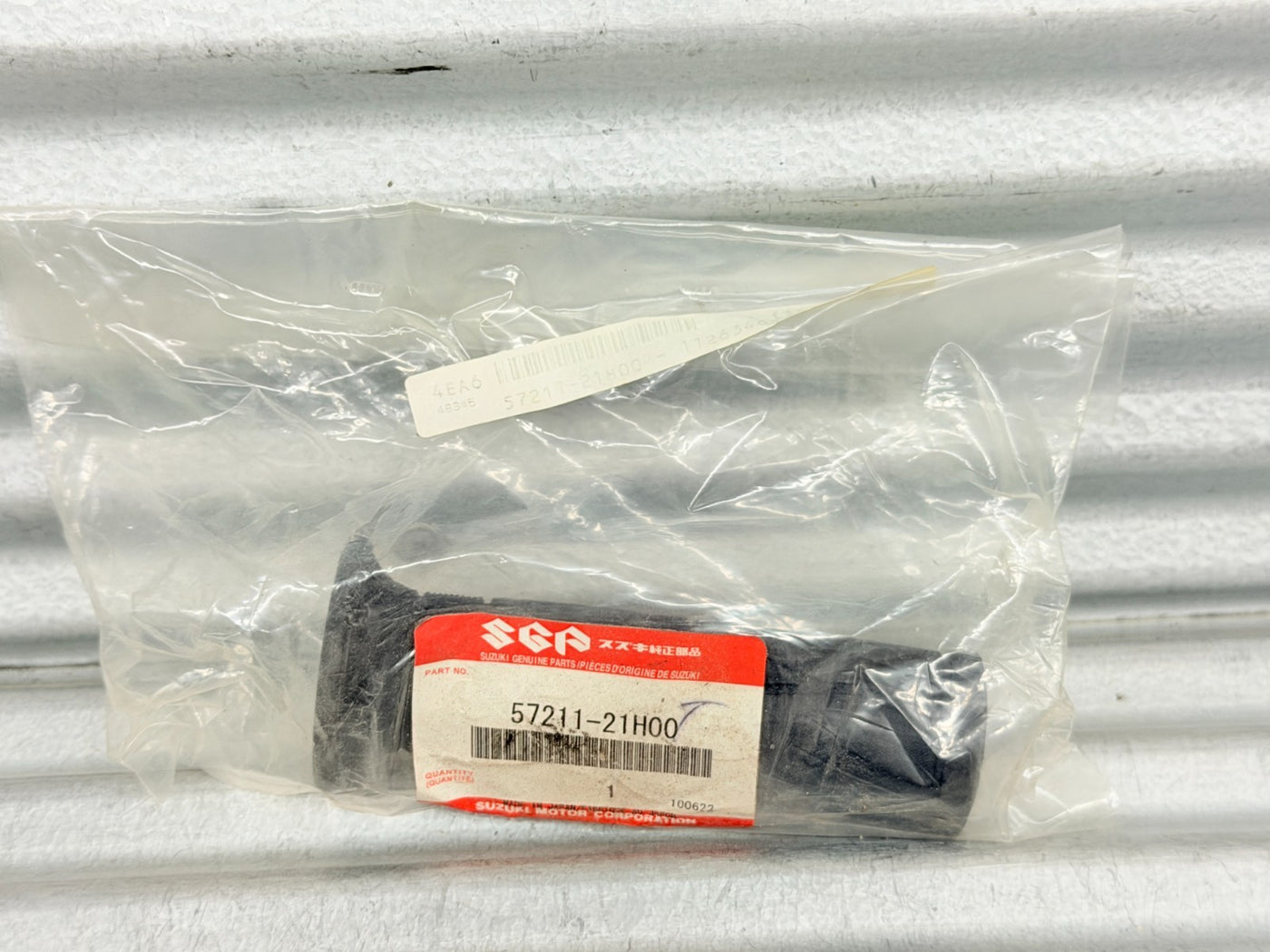 New OEM Suzuki GSXR600 GSXR750 GSXR1000 Left Grip 57211-21H00 57211-21H01