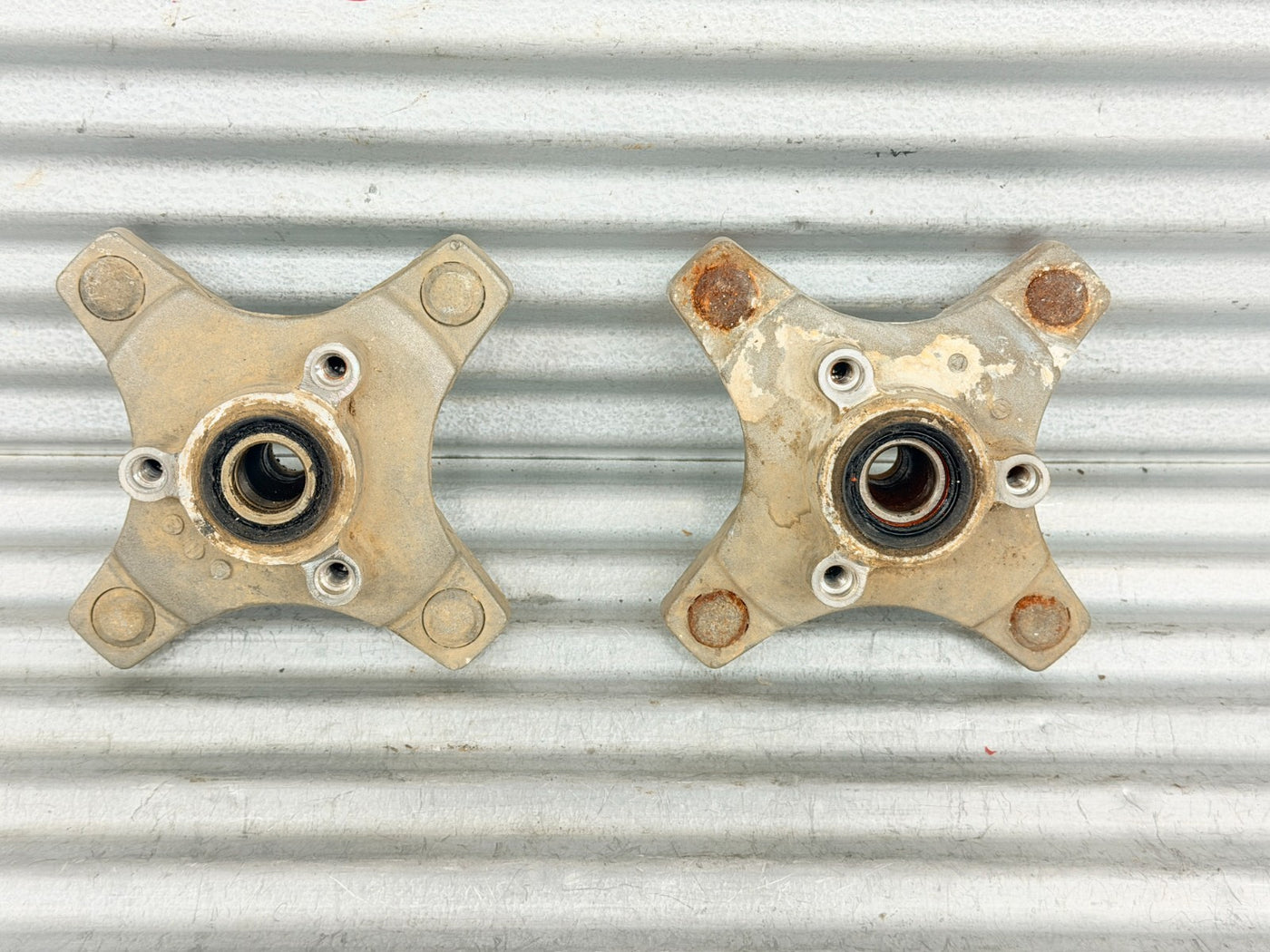 2006 Honda Sportrax TRX450R 05 Hub Front Left and Right Pair 44615-HP1-000