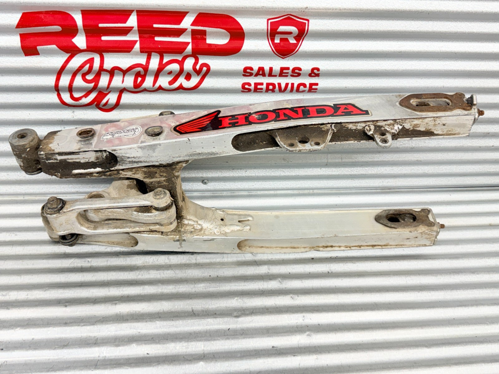 1985 Honda CR125R CR250R OEM Rear Swingarm Swing Arm Linkage 52000-KA3-831