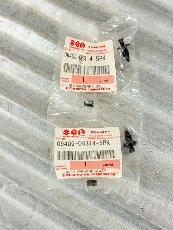 2 New OEM Suzuki GSXR Hayabusa SV650 Black Cowl Push Clips 09409-06314-5PK