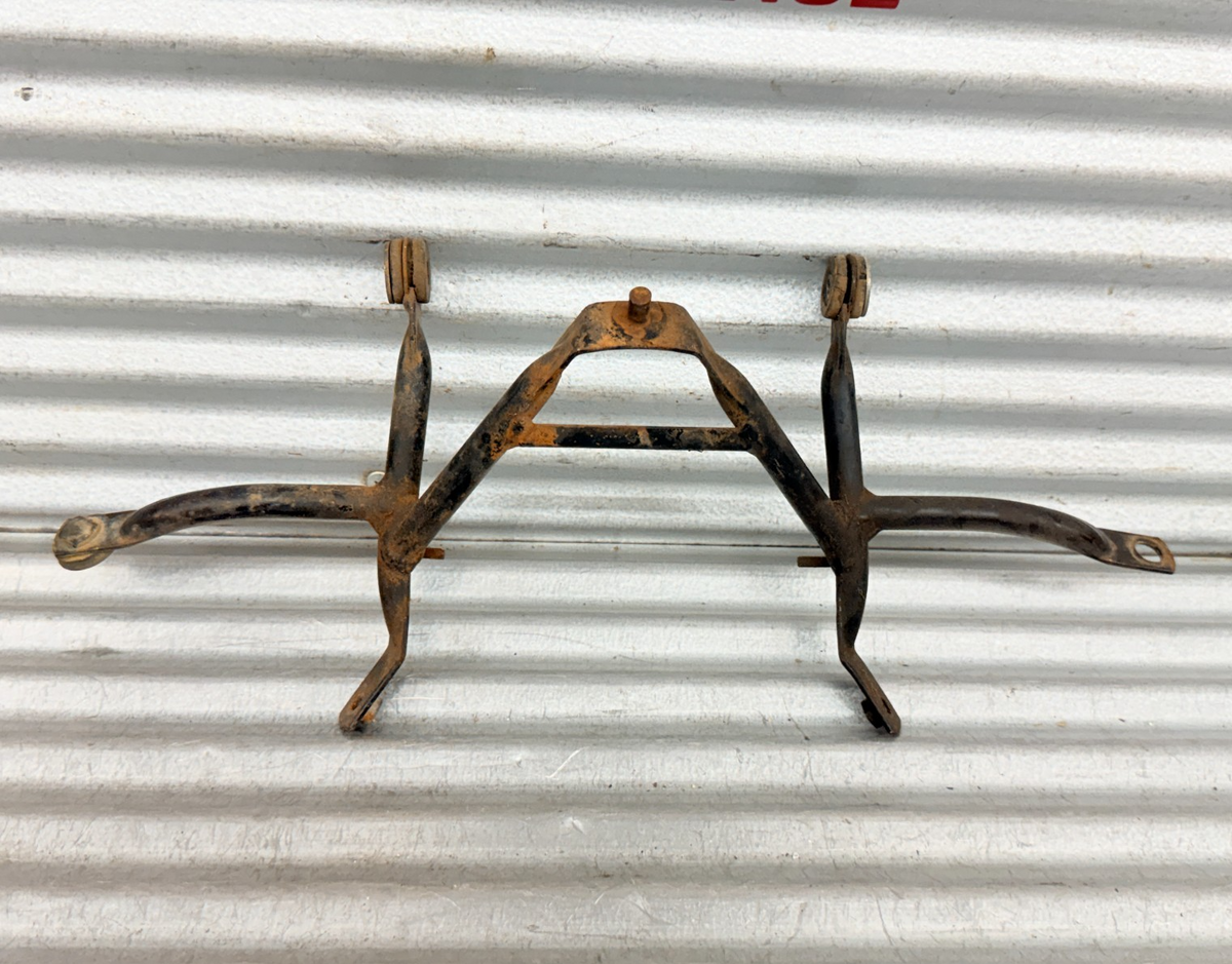 1987-1992 Honda TRX250X 1993-2006 TRX300EX OEM Front Fender Stay 61103-HC0-000