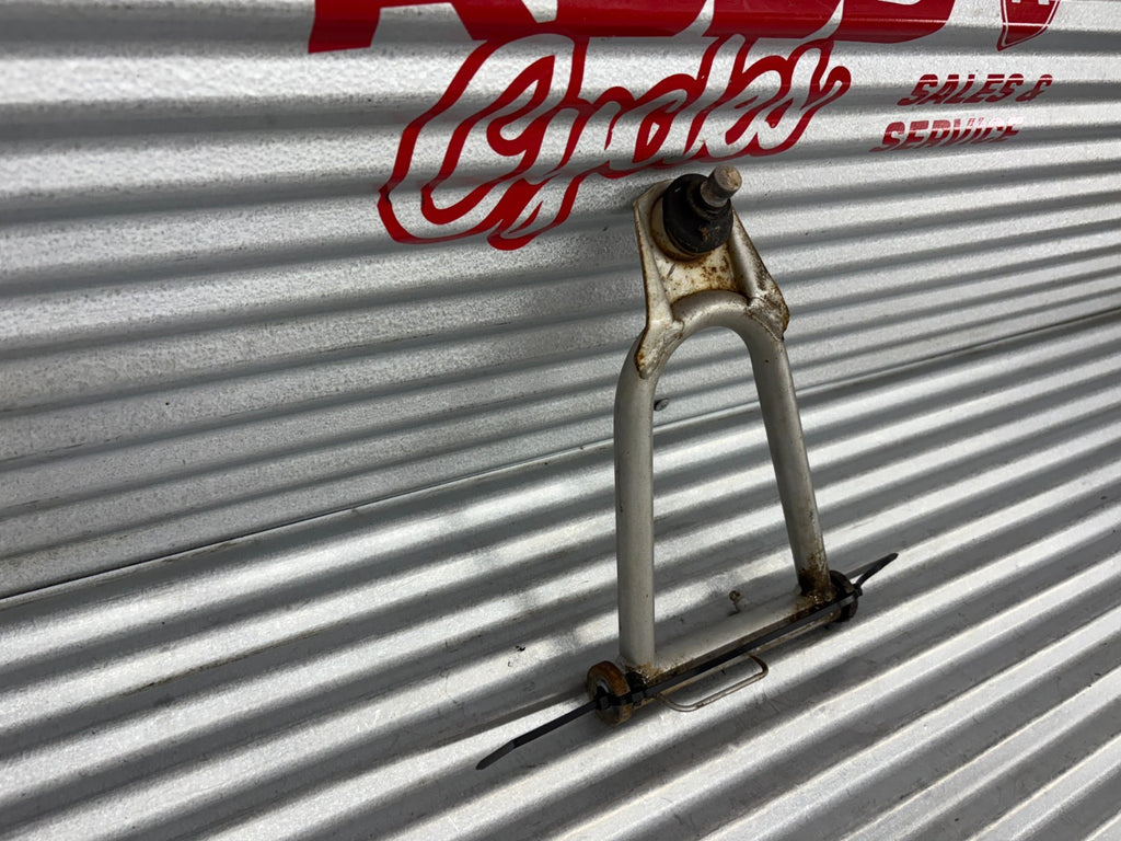 2000 Yamaha Blaster YFS200 Front Left Upper A-Arm OEM 2XJ-23540-01-35