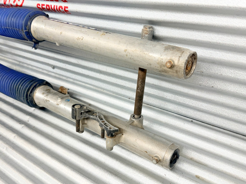 1985 Honda CR250R CR250 OEM Showa Front Forks Triple Tree Axle 51400-KA4-831