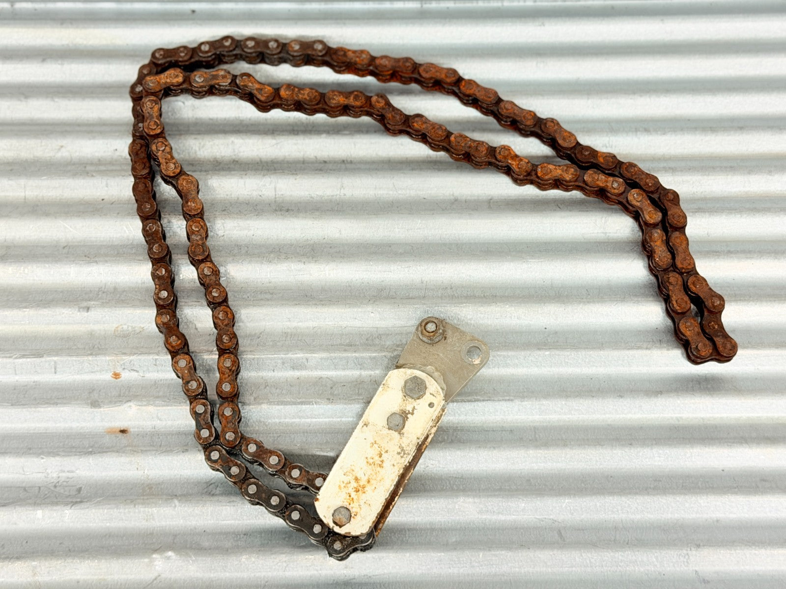 1984 Husqvarna WR 125 250 500 OEM Chain Guide Assembly w/ Drive Chain
