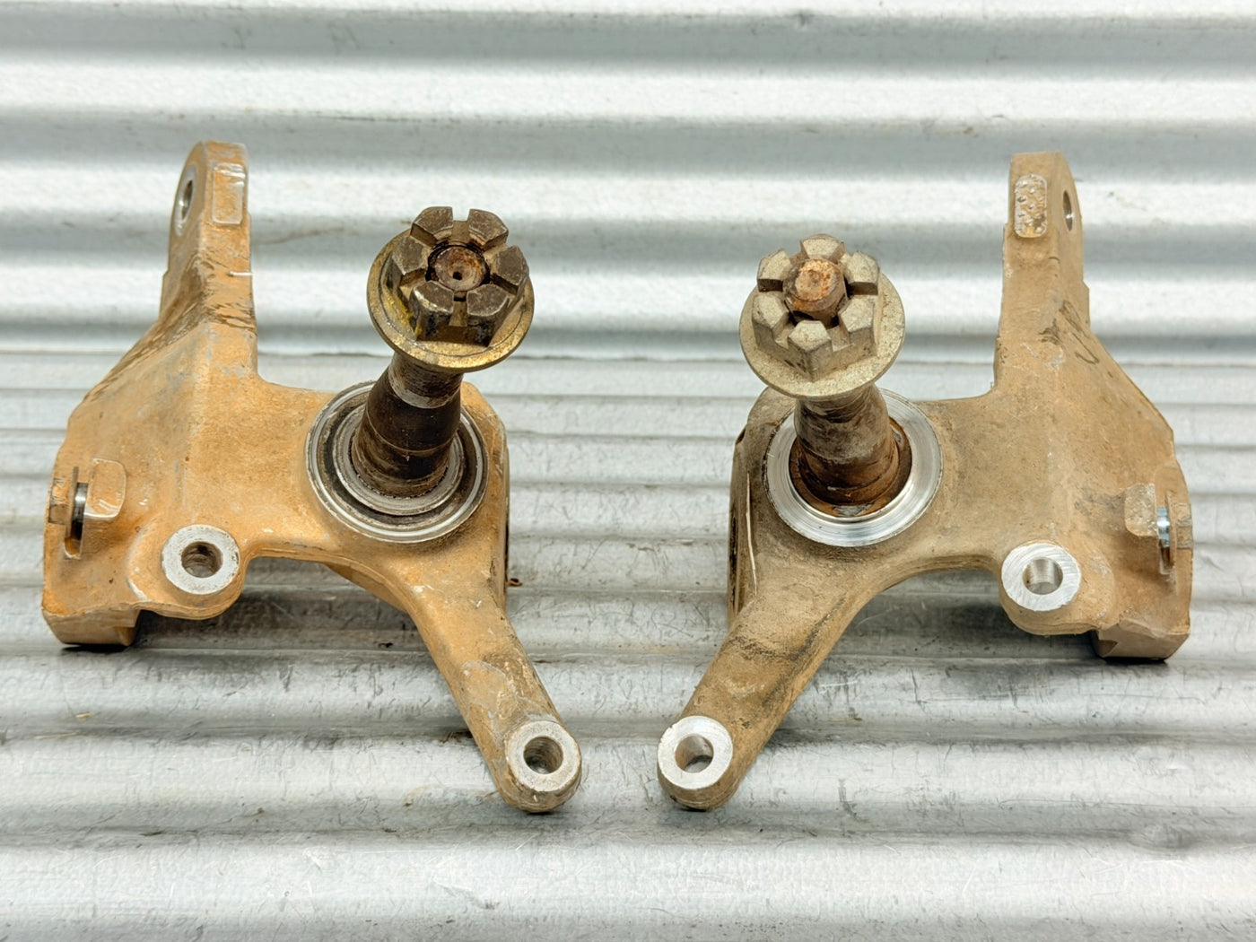 99-04 Honda TRX400EX Front Spindles Knuckles Left & Right Sportrax 400 2x4