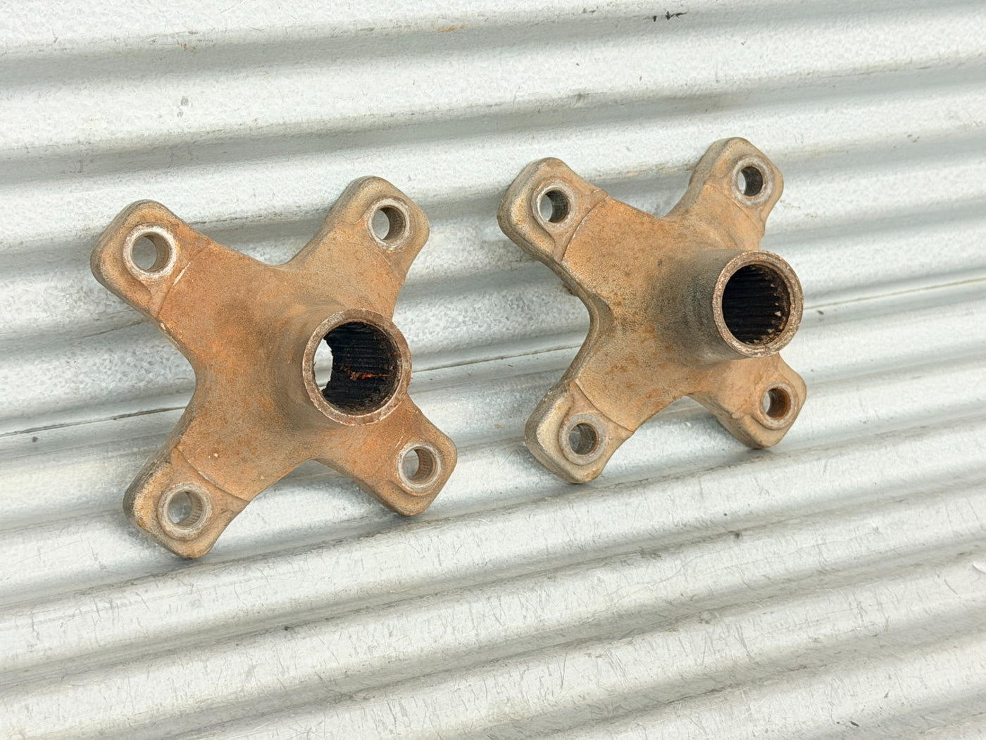 99-04 Honda Sportrax TRX400EX OEM Rear Wheel Hubs Pair 42410-HN6-000