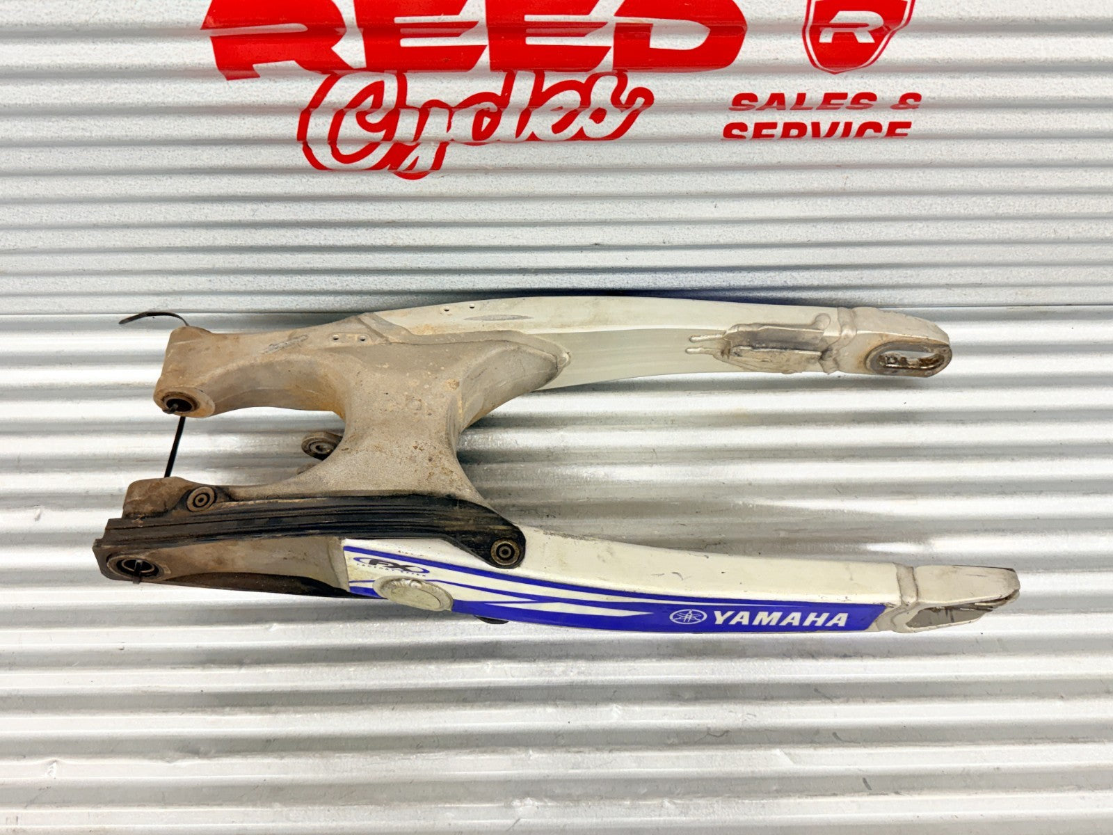 2004 Yamaha YZ250F Rear Swing Arm OEM 5UN-22110-00-00 5XE-2217F-00-00