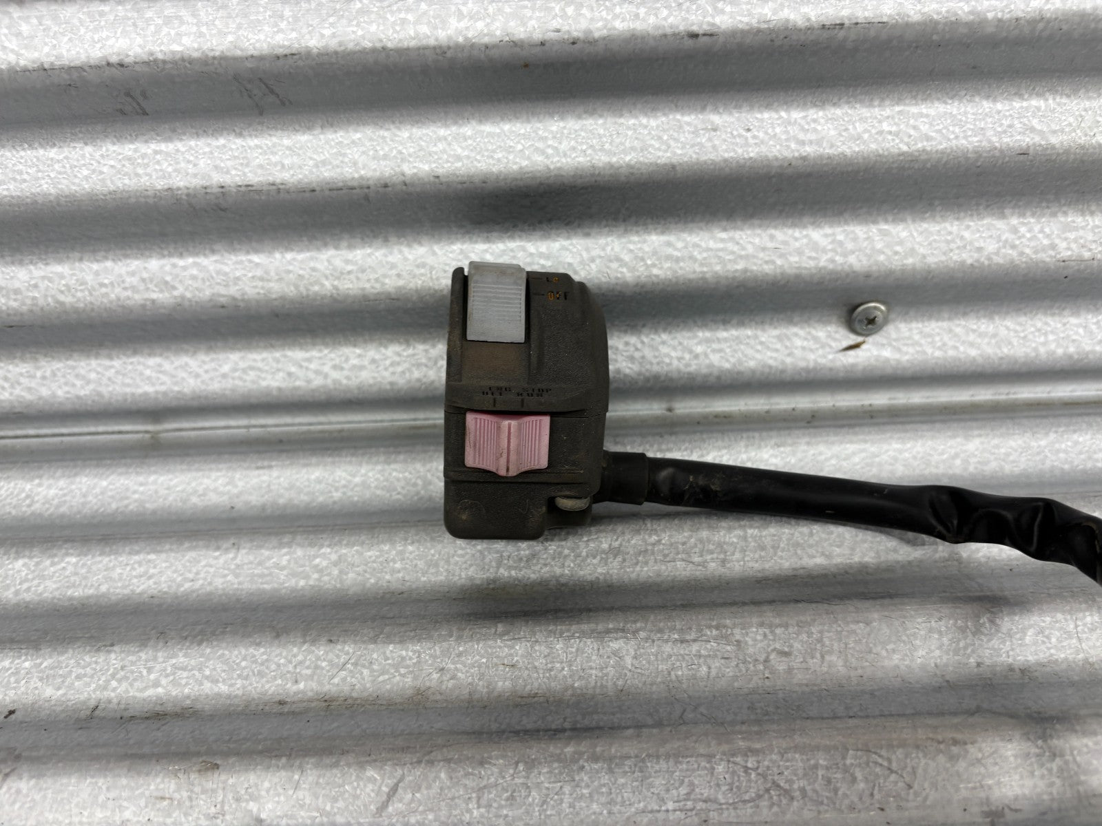 2000 Yamaha Blaster YFS200 Left Bar Switch OEM 2XJ-83975-09-00
