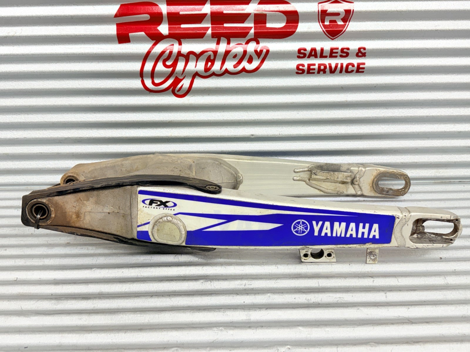 2004 Yamaha YZ250F Rear Swing Arm OEM 5UN-22110-00-00 5XE-2217F-00-00