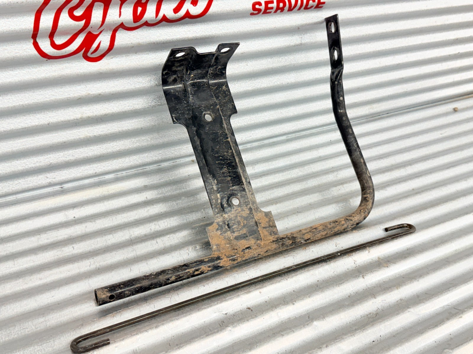 2005 Arctic Cat 500 4x4 Left Footwell Footrest Support Bar OEM 1506-379