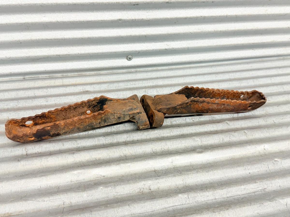 99-09 12-14 Honda TRX400EX TRX400X OEM Foot Peg Pair 50610-HN1-000 50620-HN1-000