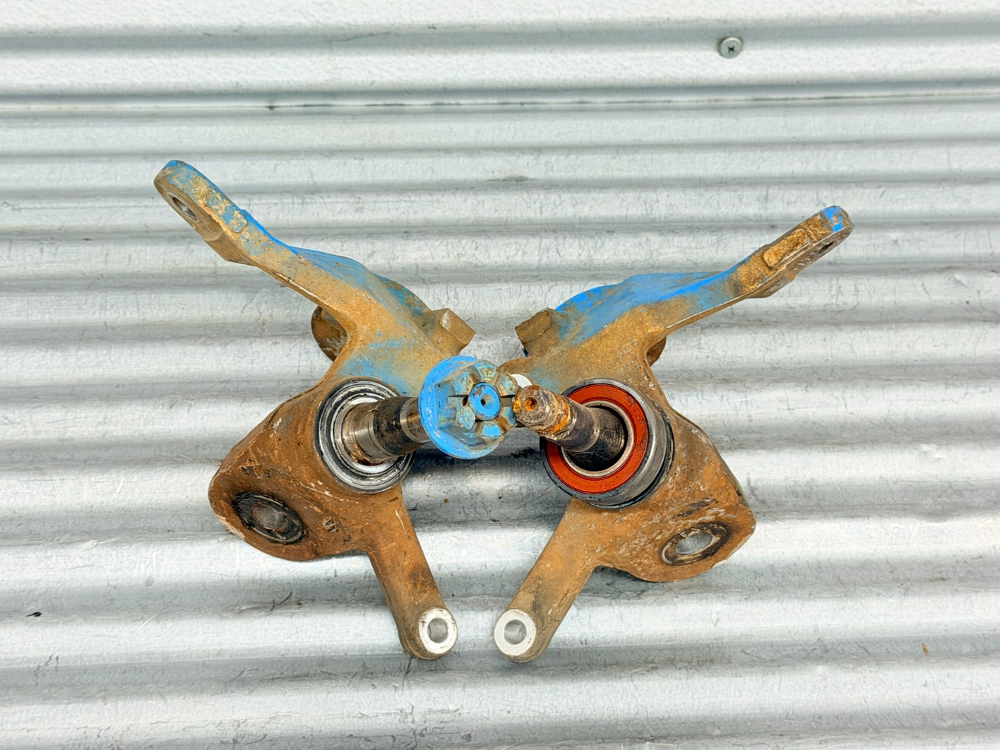 99-04 Honda TRX400EX Front Spindles Knuckles Left & Right Sportrax 400 2x4