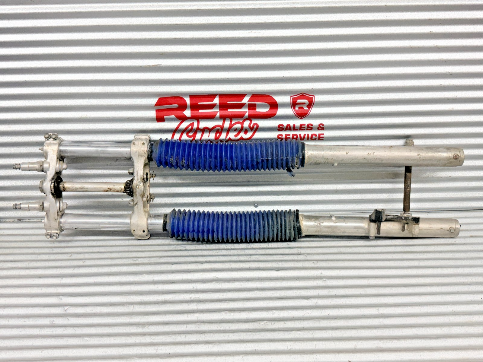 1985 Honda CR250R CR250 OEM Showa Front Forks Triple Tree Axle 51400-KA4-831